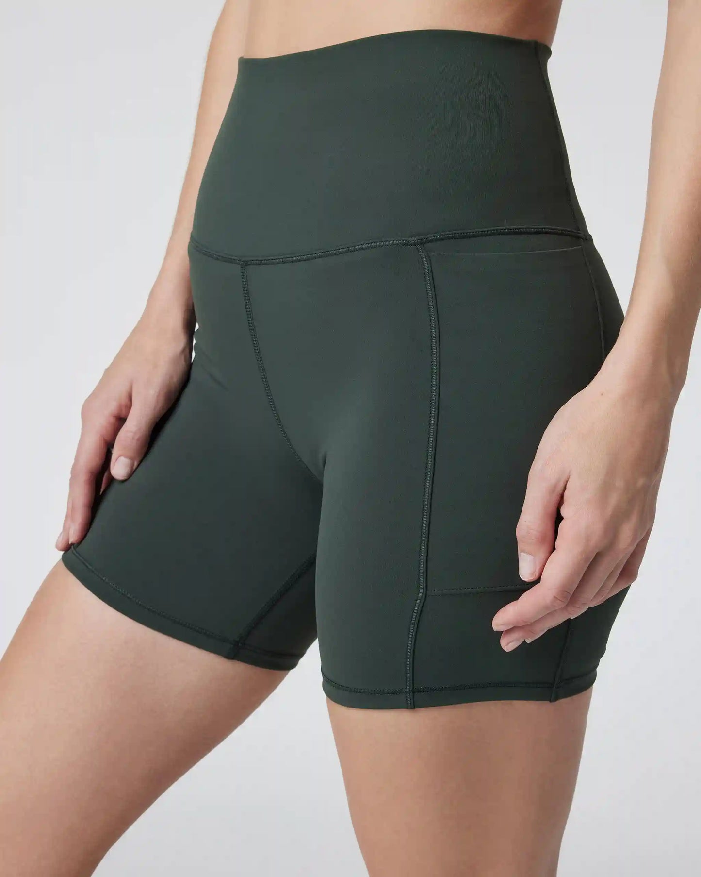 Studio Pocket Short