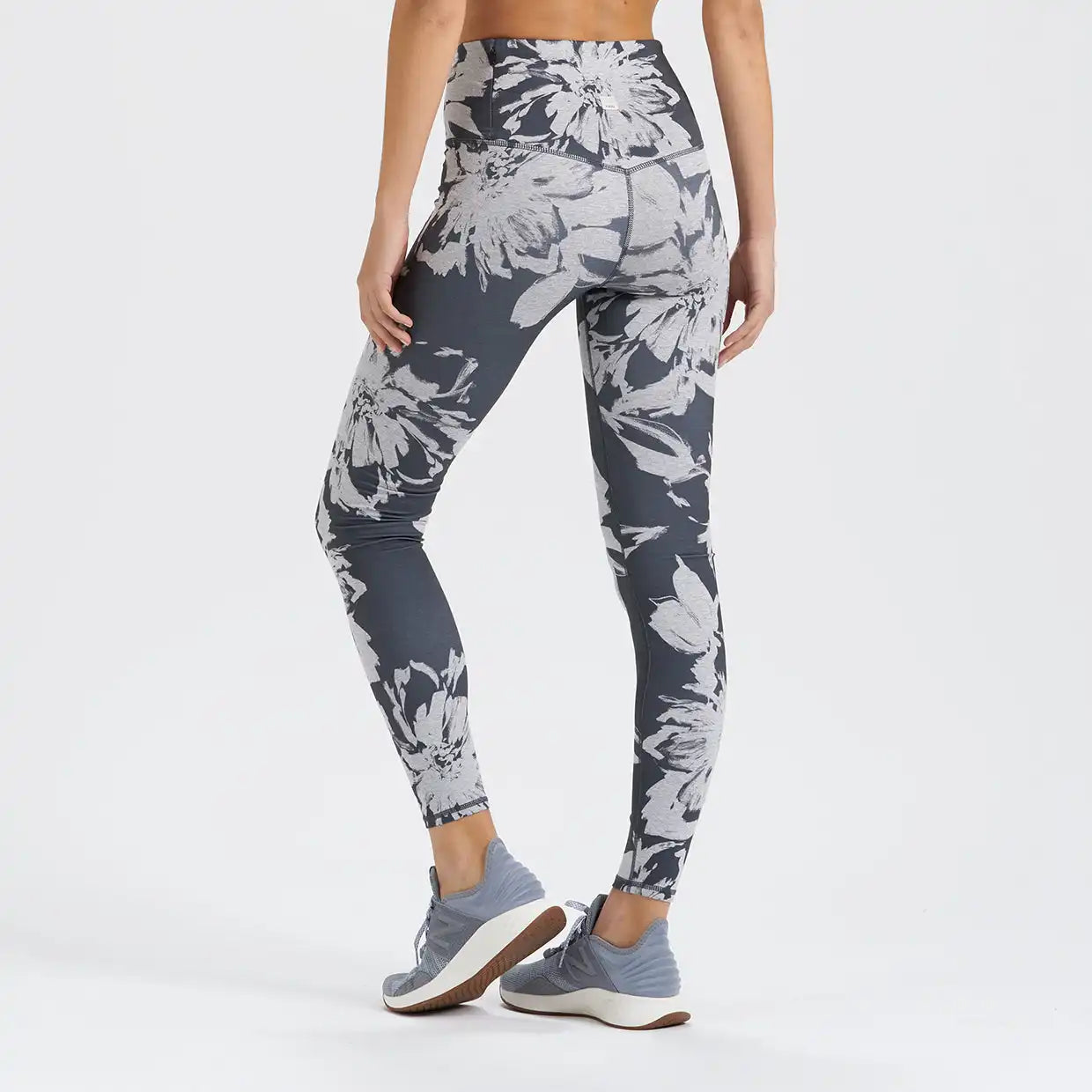 Clean Elevation Legging
