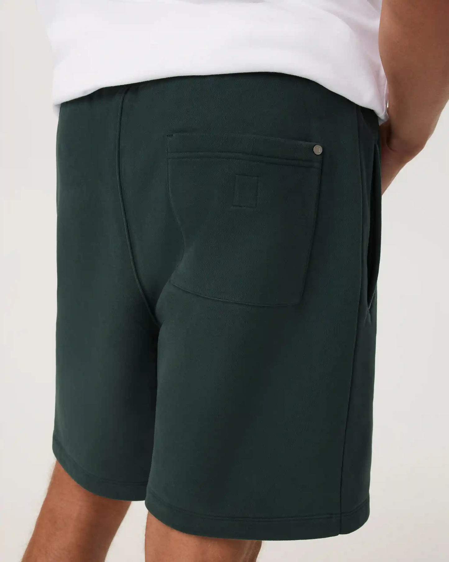 Seaside Short 8"