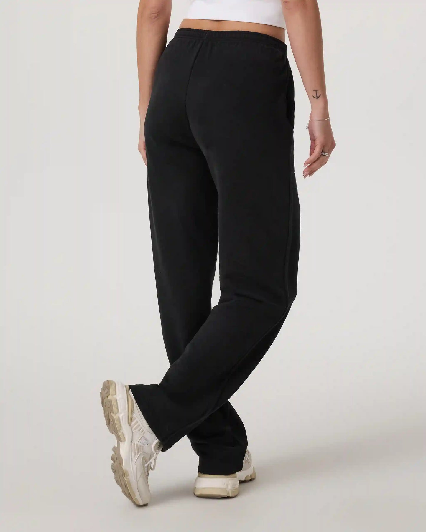 Sedona Straight Leg Sweatpant - Short