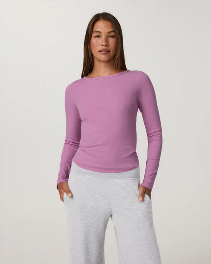 Long Sleeve Pose Subtle Scoop