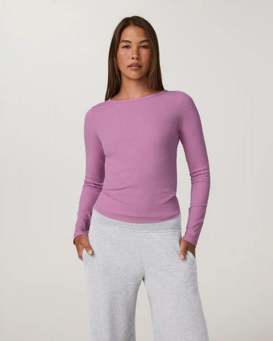 Long Sleeve Pose Subtle Scoop