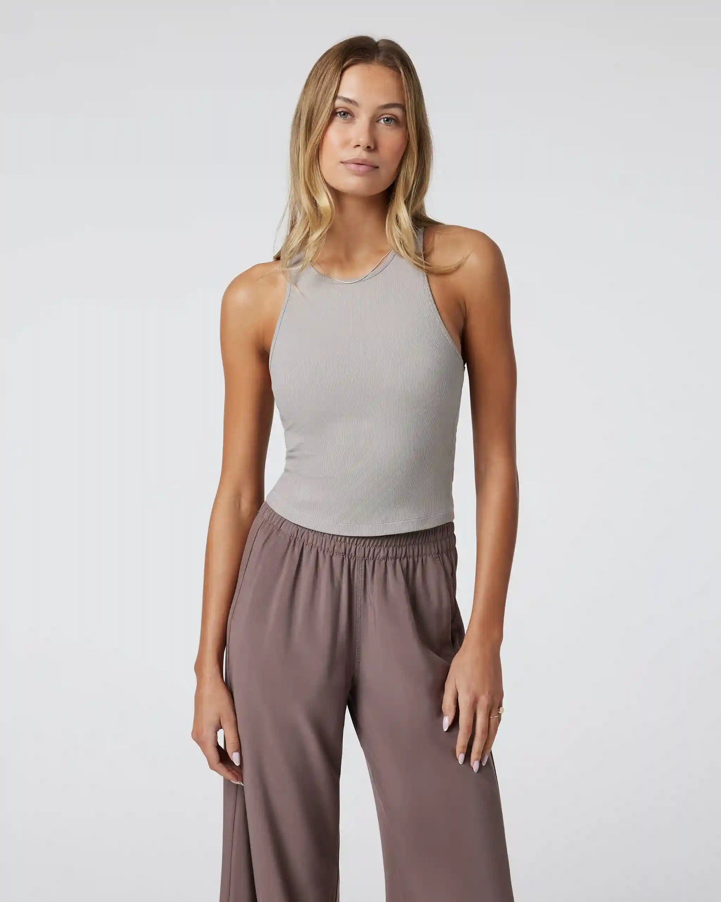 Pose Plyo Tank