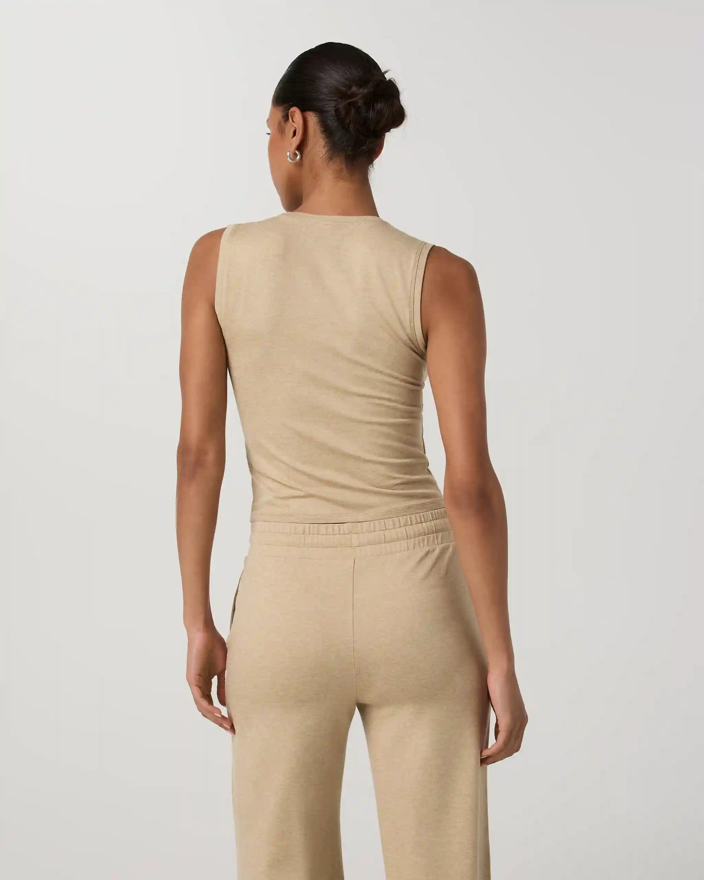 Halo Essential Scoop Tank