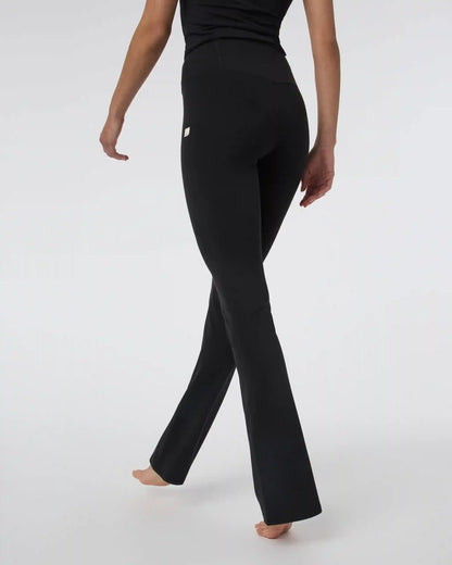 Vuori AllTheFeels™ Slim Flare - Short