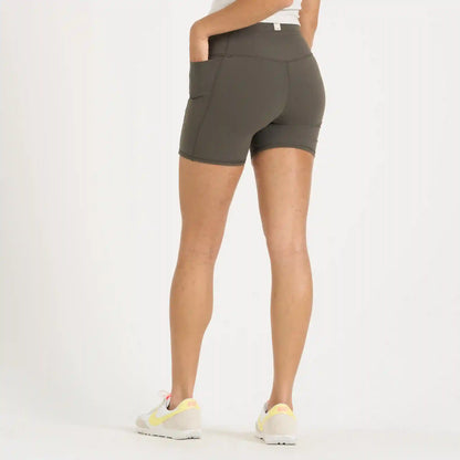 Studio Pocket Short