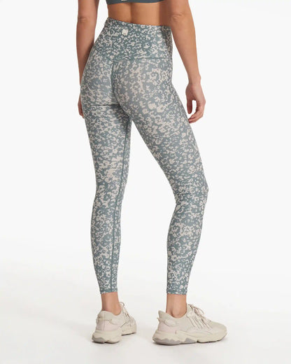 Clean Elevation Legging