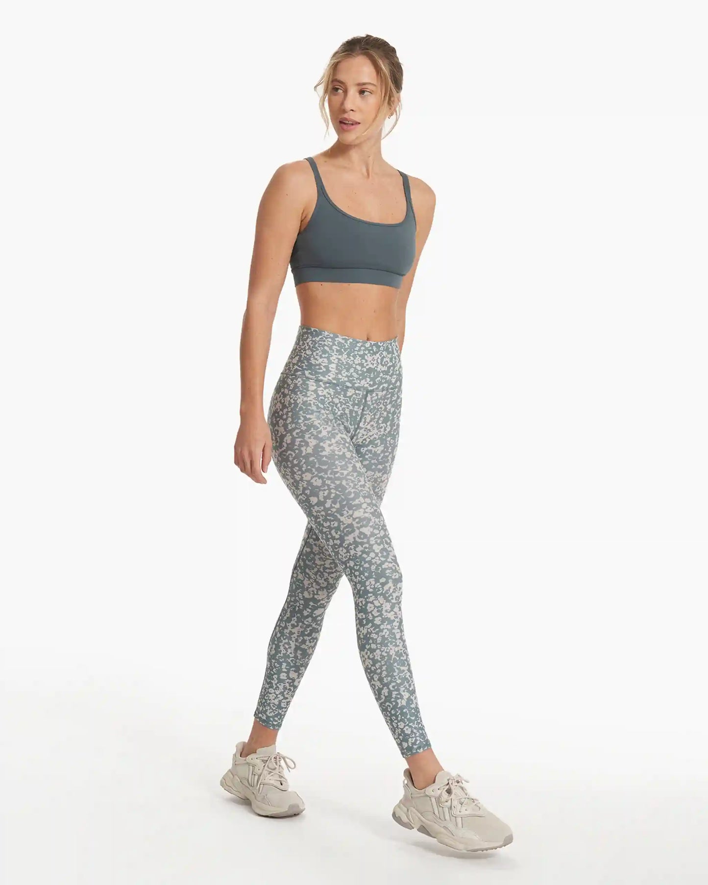 Clean Elevation Legging
