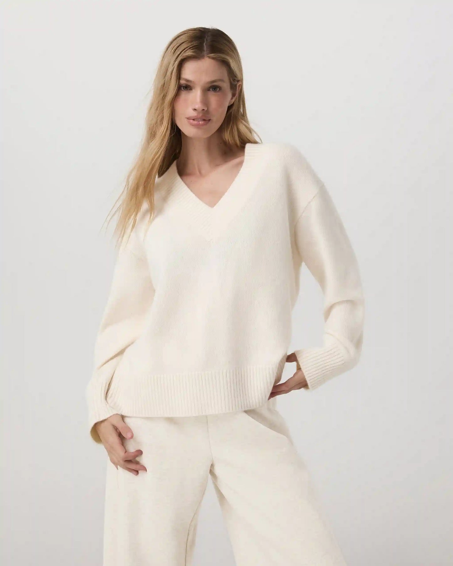 Émilie Cashmere Oversized V-Neck