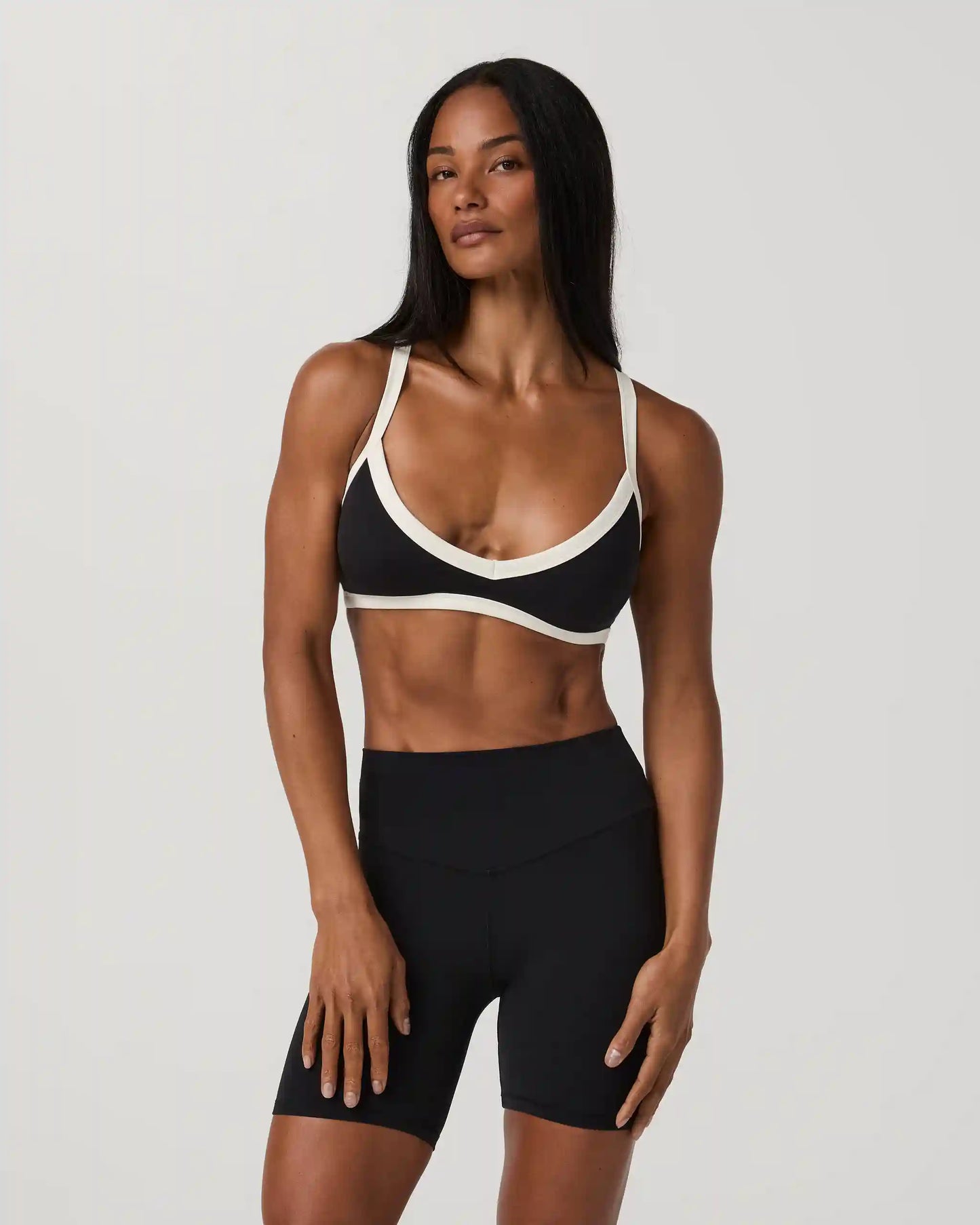 Vuori AllTheForm™ V Neck Bra