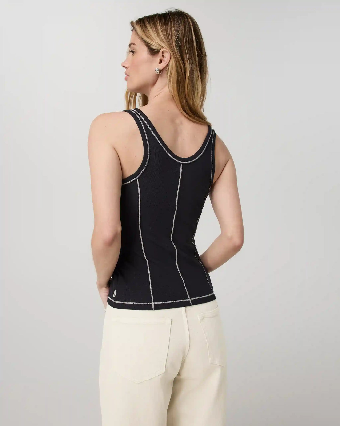 Pose Seams Tank