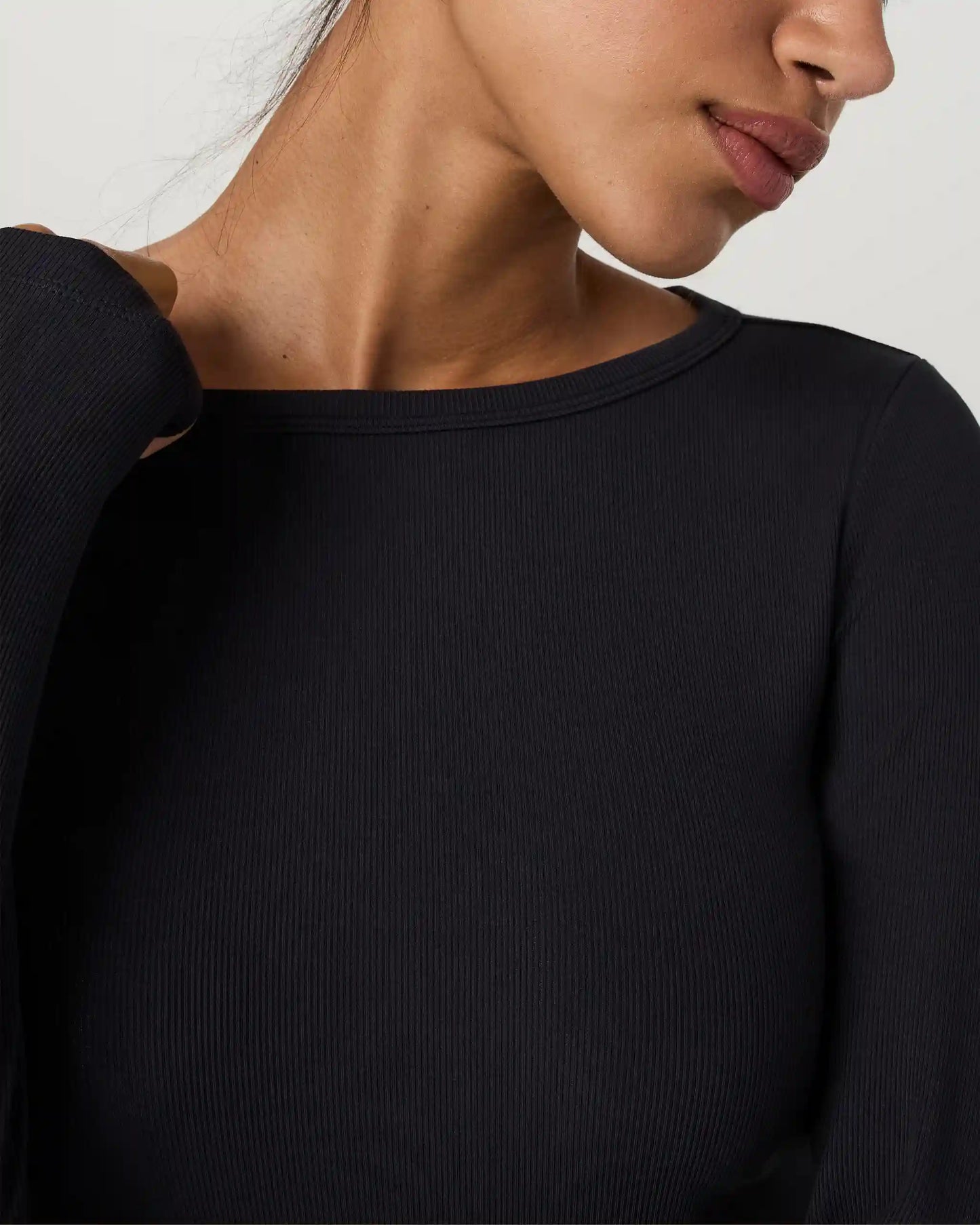 Long Sleeve Pose Subtle Scoop