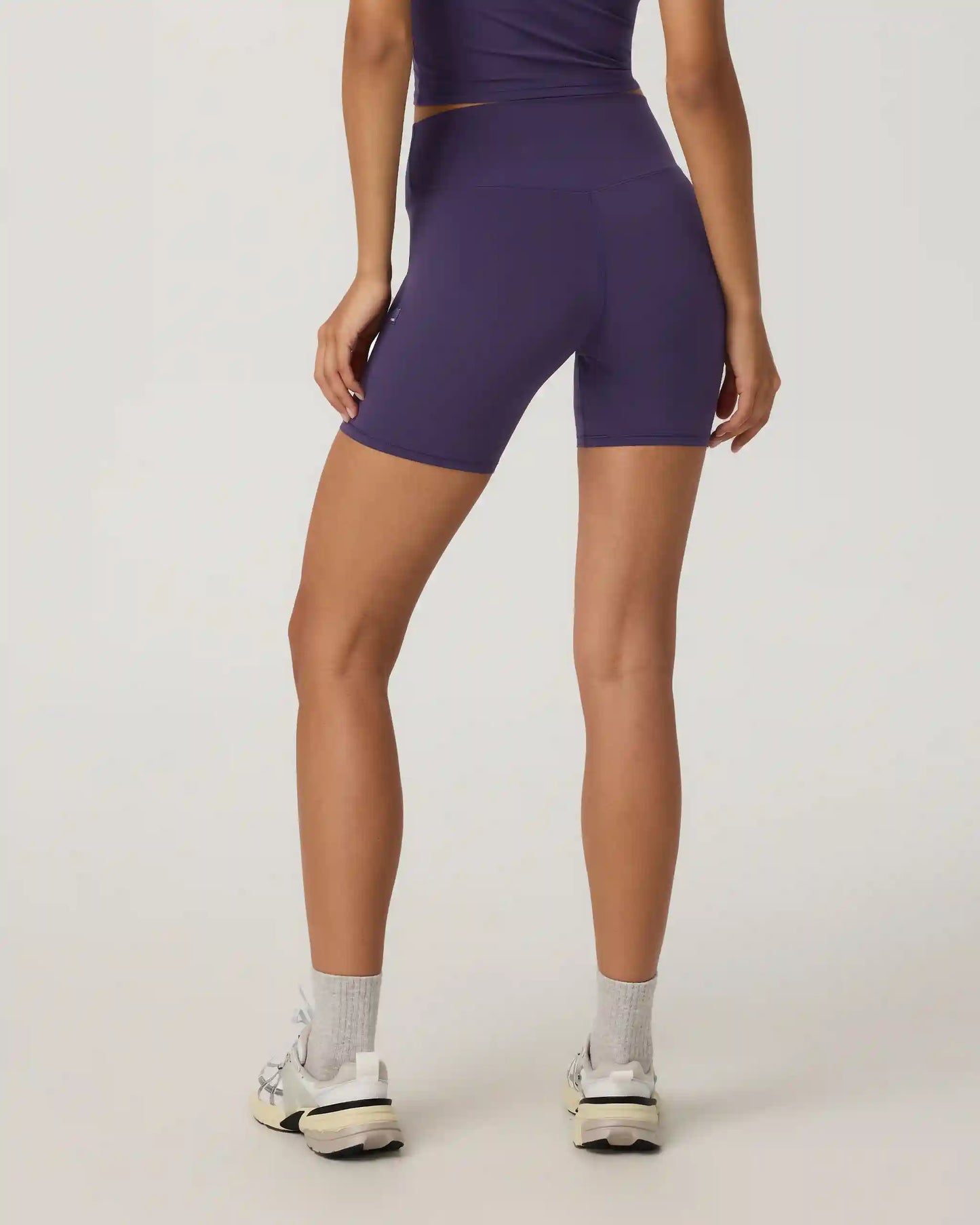 Vuori AllTheForm™ Short 6"