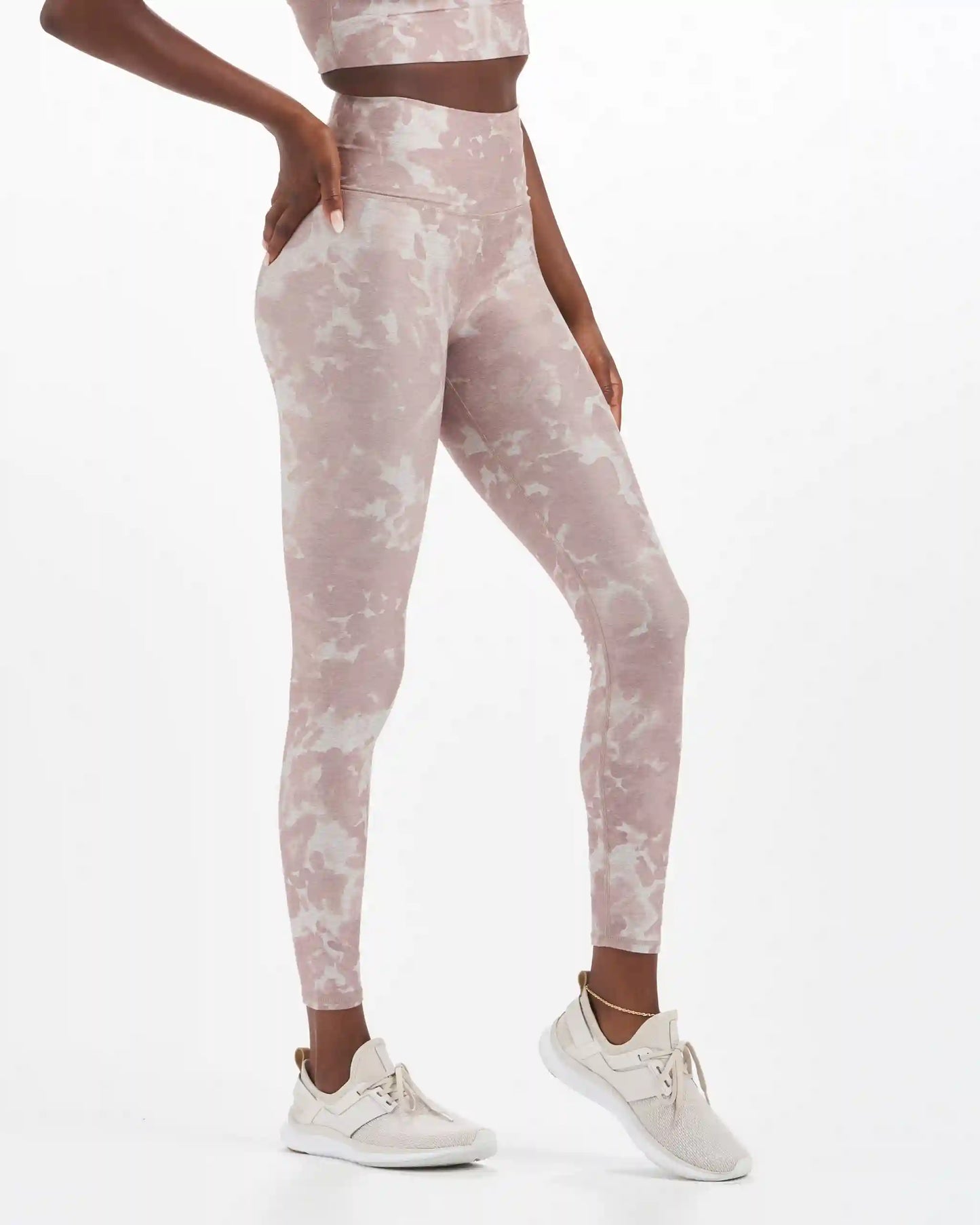 Clean Elevation Legging