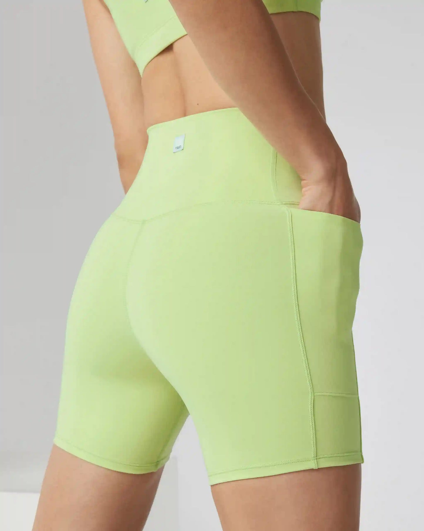 Studio Pocket Short