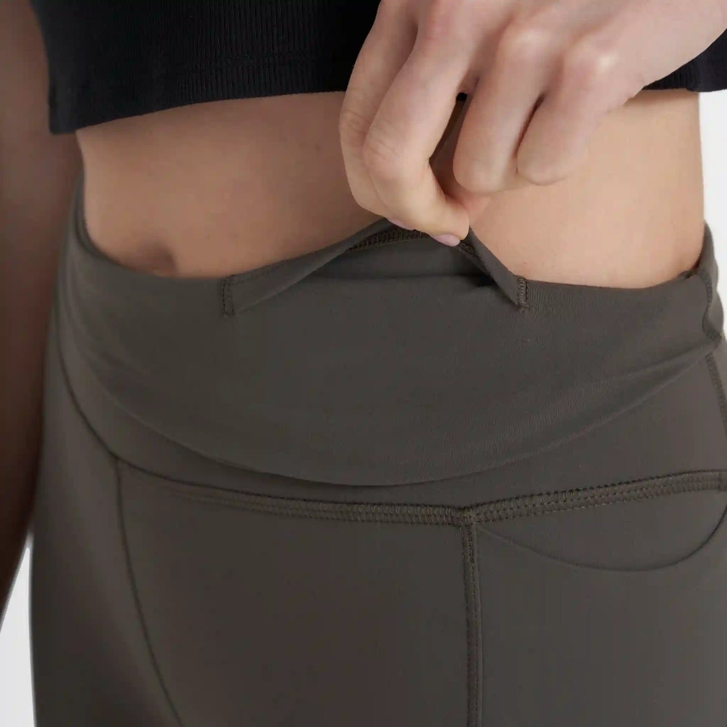 Studio Pocket Legging-Short