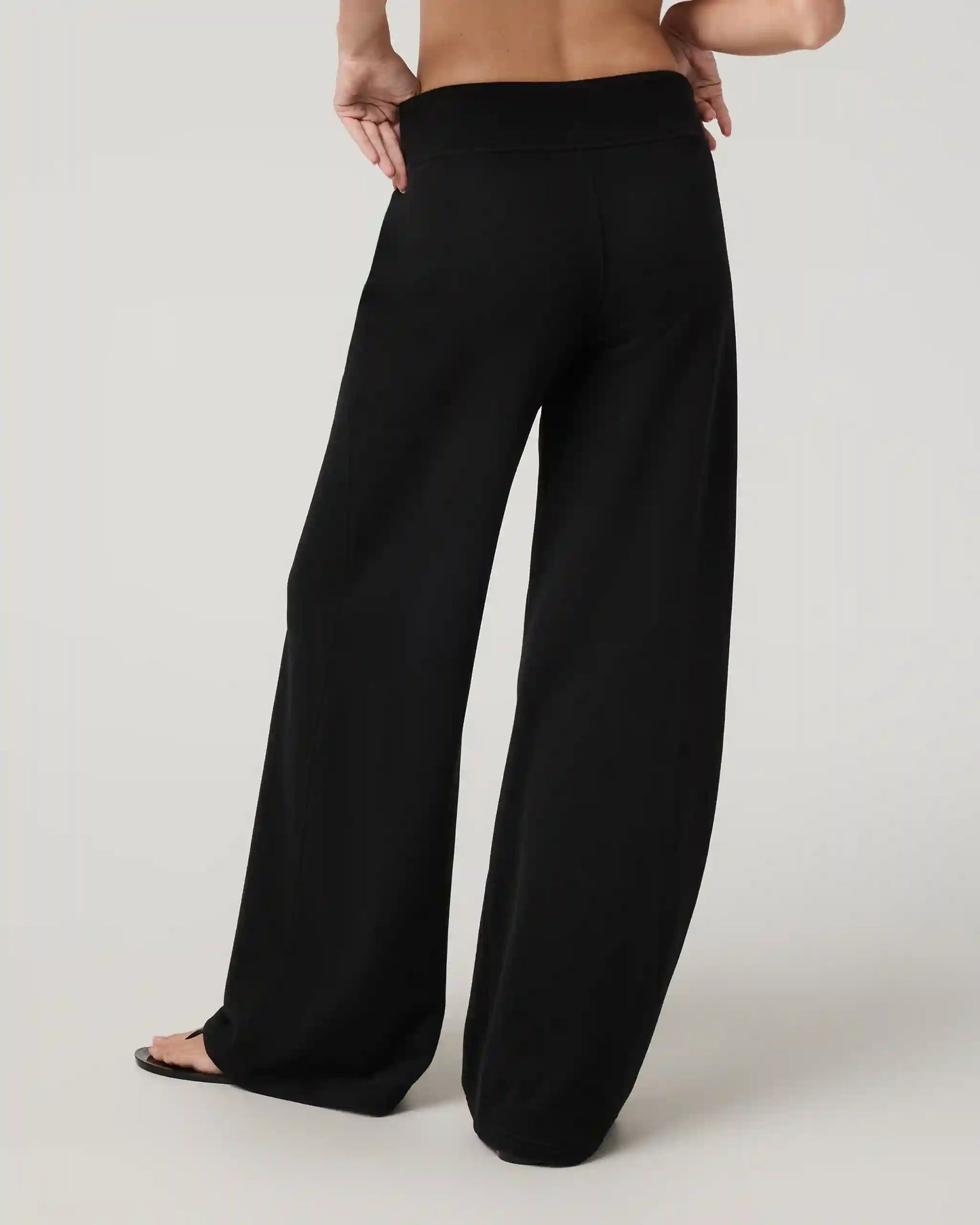 Sedona Midrise Wideleg Sweatpant - Short