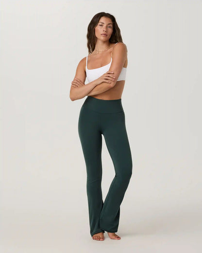 Vuori AllTheFeels™ Slim Flare - Short