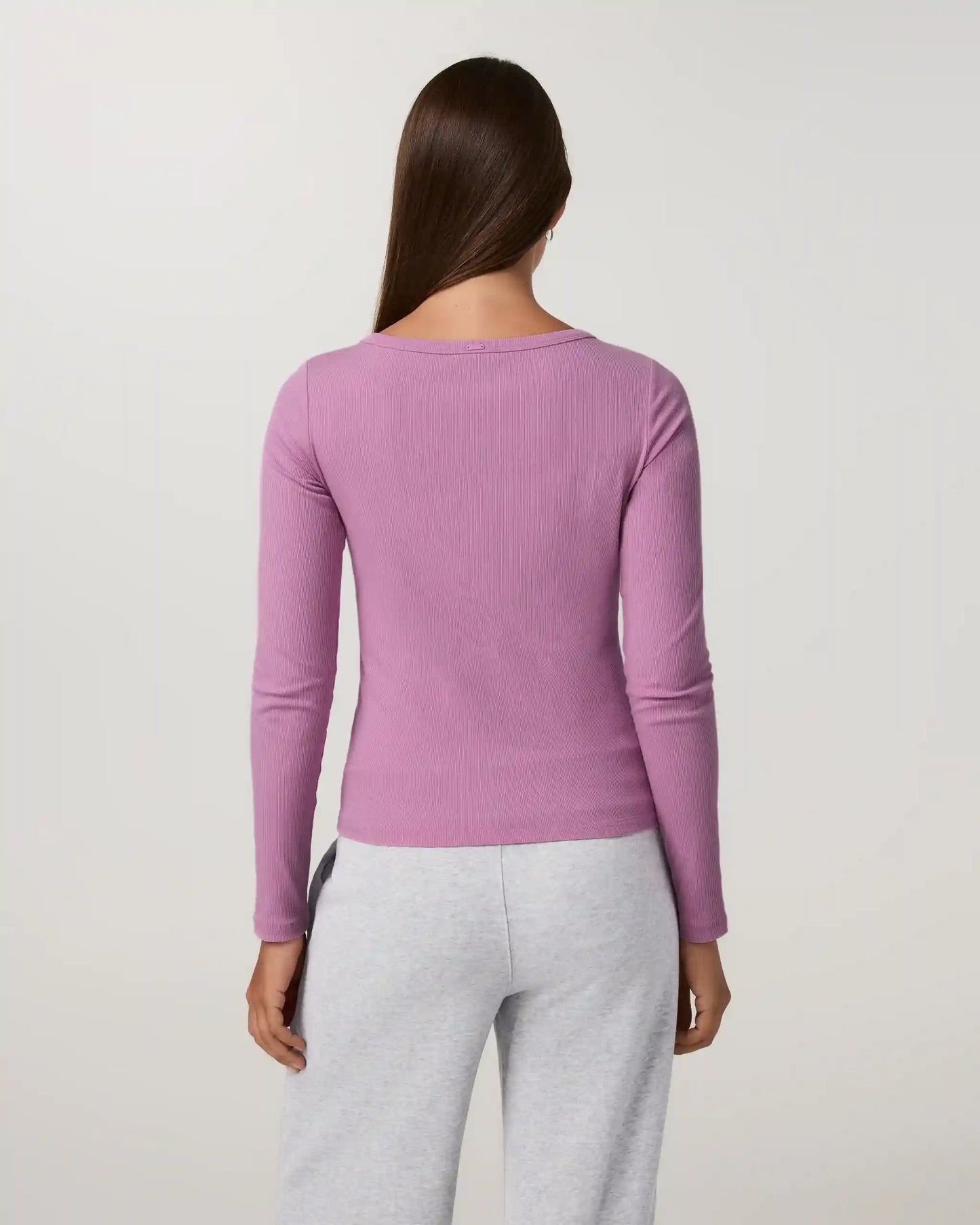 Long Sleeve Pose Subtle Scoop